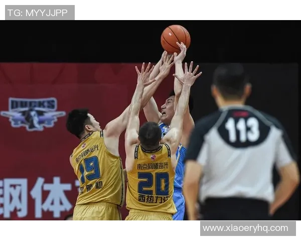 南京篮球队在全国锦标赛中的灵活性表现与战术创新分析