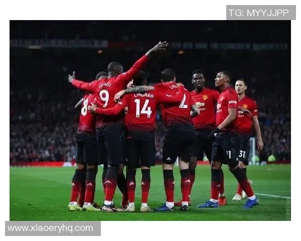 曼联与雷丁历史交锋回顾及两队发展历程分析